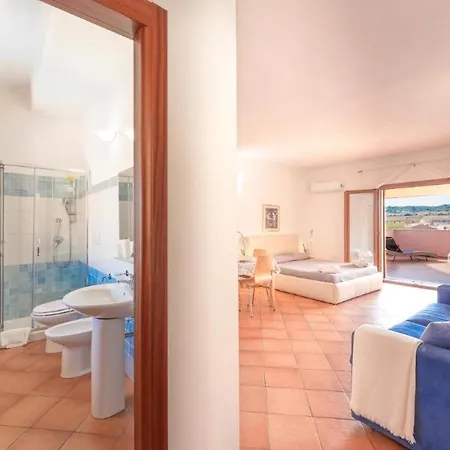 Apartment Relaxing Cristal Blu Sleeps 3 Num1486 Santa Teresa Gallura