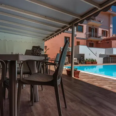 Apartment Relaxing Cristal Blu Sleeps 3 Num1486